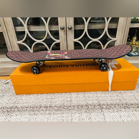 ***SOLD*** Louis Vuitton X Murakami 2025 SuperFlat Skateboard- NIB - Picture 12 of 13